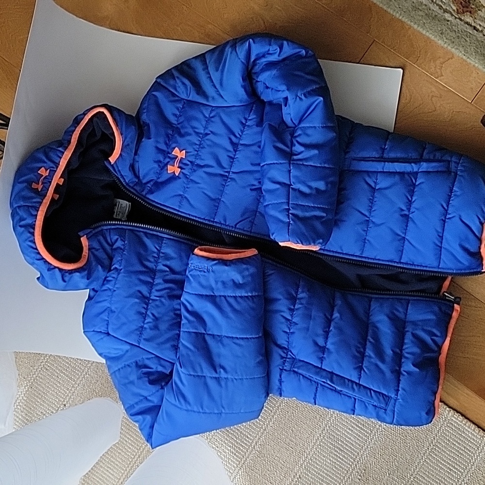Under Armour reversible puffer coat youth large